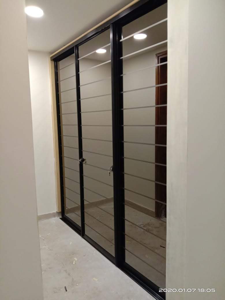 premium-luxury-lacquer-glass-wardrobes-in-gurgaon-exclusive-lacquer-glass-wardrobe-designs-in-gurgaon-india